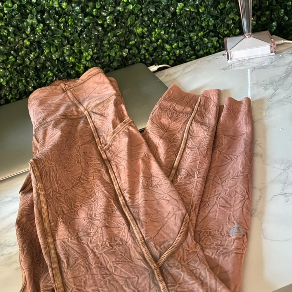 Lululemon Fast and Free HR Tight 25